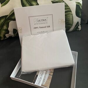 LilySilk 100% Natural Silk Pillowcase